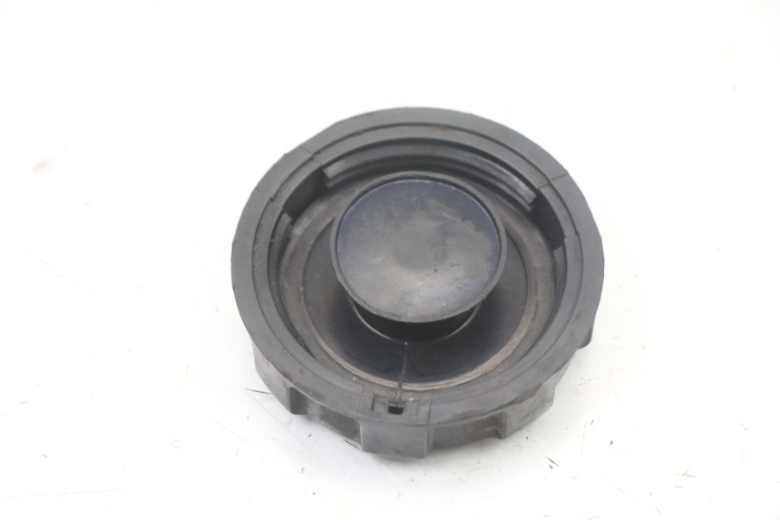 photo de BOUCHON RESERVOIR ESSENCE PEUGEOT KISBEE 4T 50 (2018 - 2022) - Zoom état d’usage