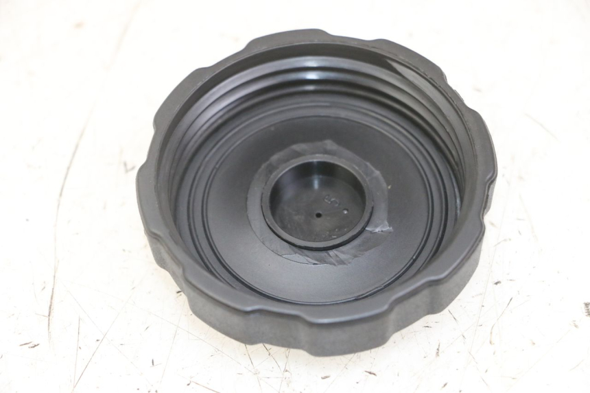 photo de BOUCHON RESERVOIR ESSENCE PEUGEOT LUDIX ONE 50 (2005 - 2008) - Détail de la pièce