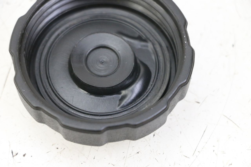 photo de BOUCHON RESERVOIR ESSENCE PEUGEOT TREKKER TKR 50 (2005 - 2014) - Détail de la pièce