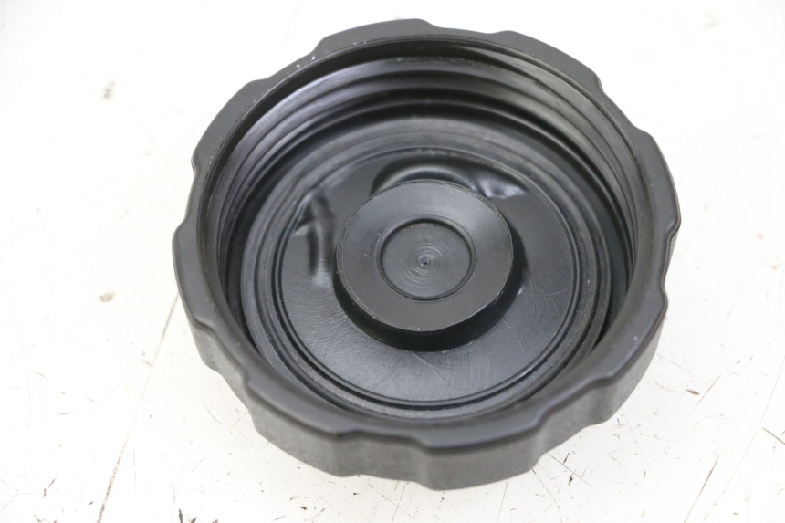 photo de BOUCHON RESERVOIR ESSENCE PEUGEOT TREKKER TKR 50 (2005 - 2014) - Zoom état d’usage