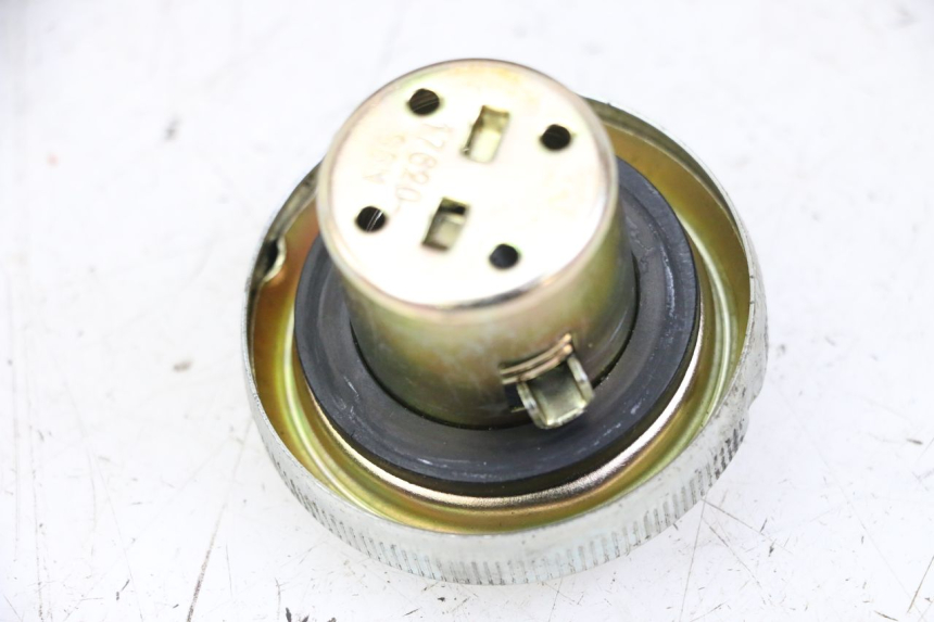 photo de BOUCHON RESERVOIR ESSENCE PEUGEOT TWEET 4T 50 (2023 - 2025) - Vue principale