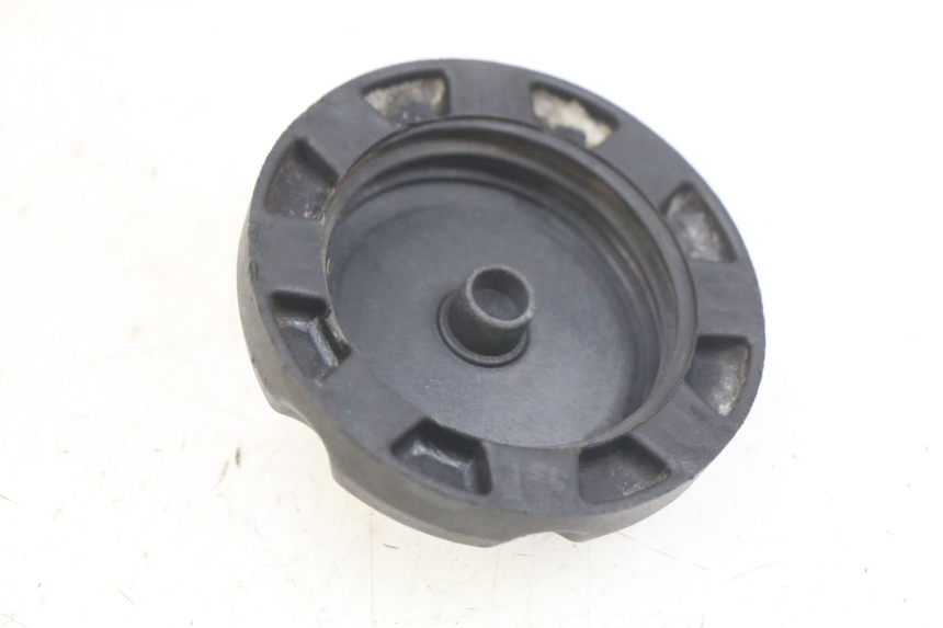 photo de BOUCHON RESERVOIR ESSENCE YCF PILOT 125 - Zoom état d’usage