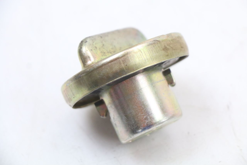 photo de BOUCHON RESERVOIR ESSENCE EUROCKA R8 4T 50 (2013 - 2022) - Détail de la pièce