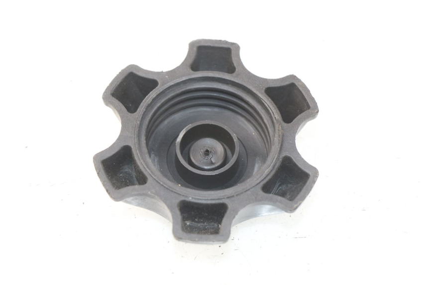 photo de BOUCHON RESERVOIR ESSENCE APOLLO RFZ 150 - Détail de la pièce