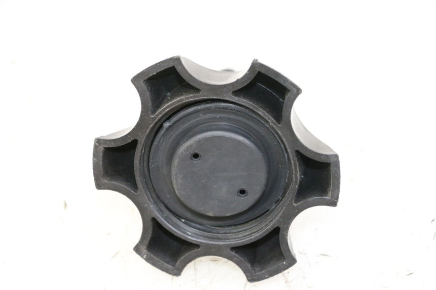 photo de BOUCHON RESERVOIR ESSENCE APOLLO RFZ 125 - Zoom état d’usage