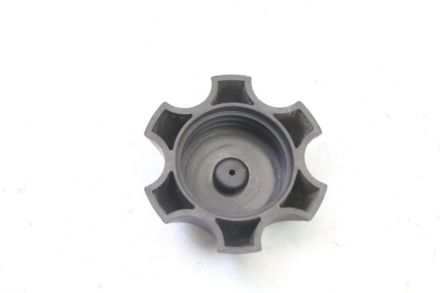 photo de BOUCHON RESERVOIR ESSENCE APOLLO RFZ 125 - Zoom état d’usage