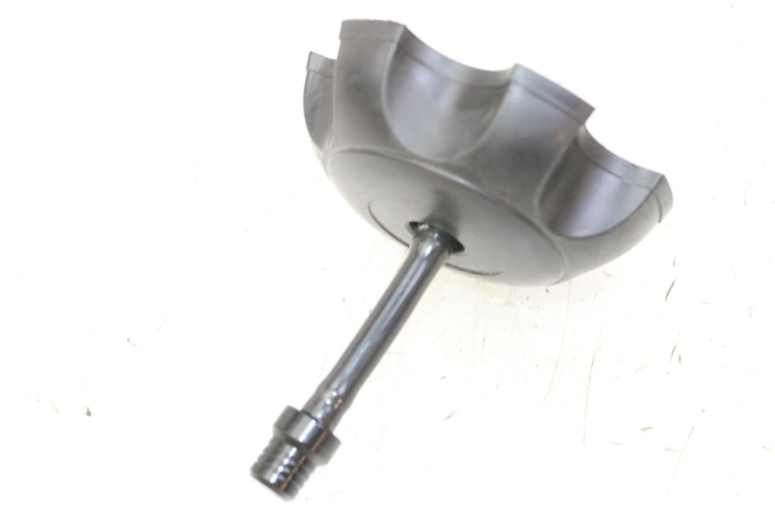 photo de BOUCHON RESERVOIR ESSENCE APOLLO RFZ 125 - Détail de la pièce