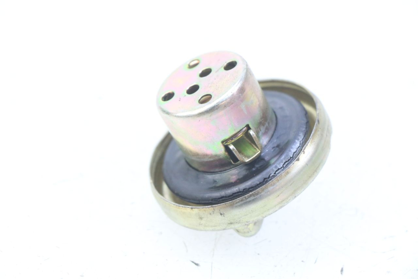 photo de BOUCHON RESERVOIR ESSENCE JM MOTORS SANTANA 50 (2014 - 2023) - Détail de la pièce