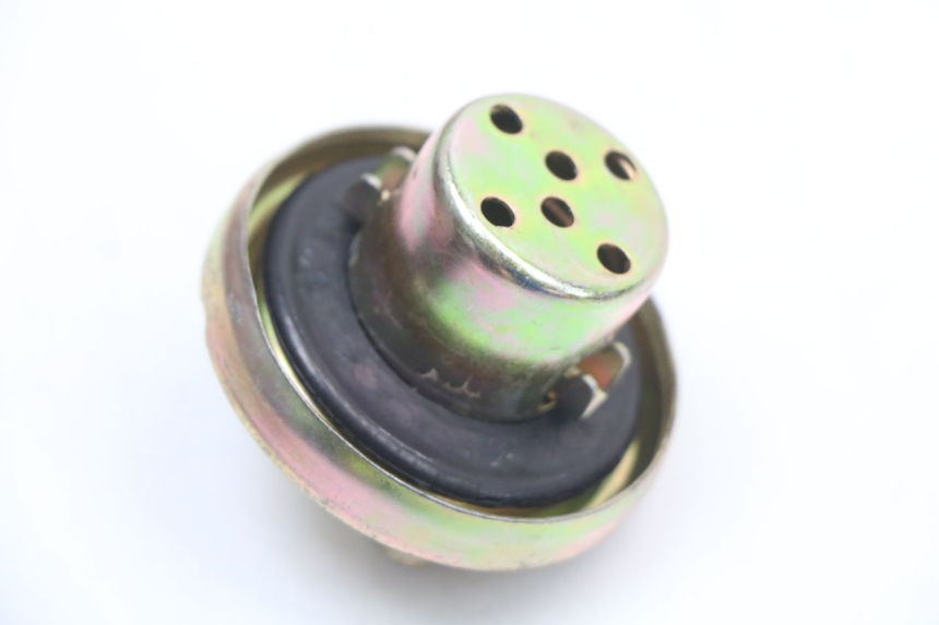 photo de BOUCHON RESERVOIR ESSENCE JM MOTORS SANTANA 50 (2014 - 2023) - Zoom état d’usage