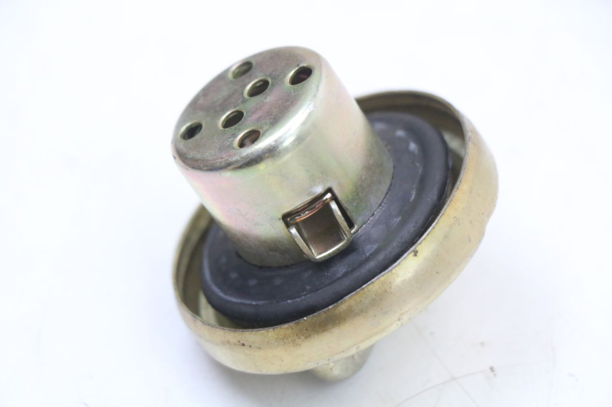 photo de BOUCHON RESERVOIR ESSENCE JM MOTORS SANTANA 50 (2014 - 2023) - Zoom état d’usage