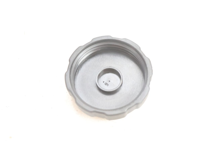 photo de BOUCHON RESERVOIR ESSENCE PEUGEOT SATELIS 125 (2006 - 2009) - Zoom état d’usage