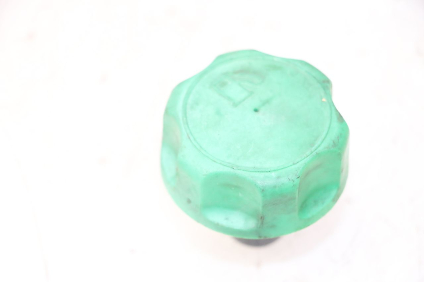 photo de BOUCHON RESERVOIR ESSENCE DERBI SENDA SM DRD 50 (2008 - 2013) - Détail de la pièce