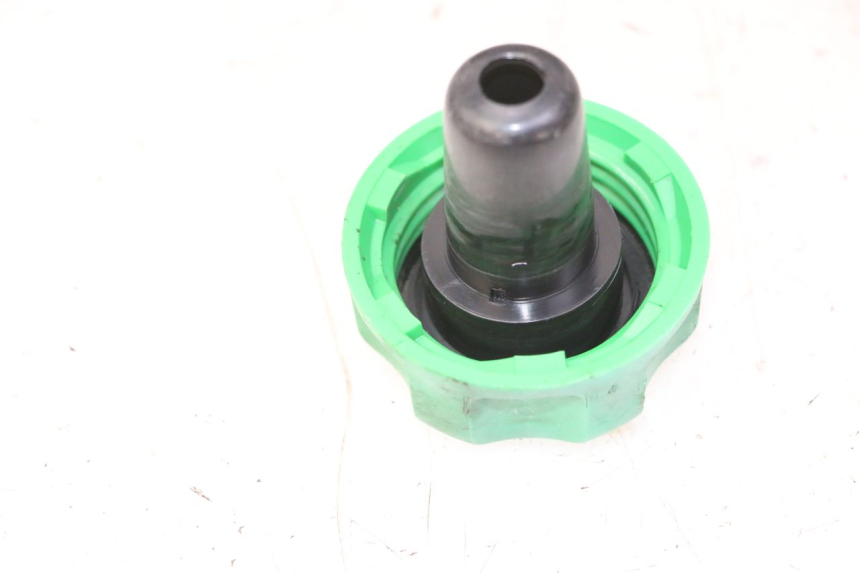 photo de BOUCHON RESERVOIR ESSENCE DERBI SENDA SM DRD 50 (2008 - 2013) - Zoom état d’usage