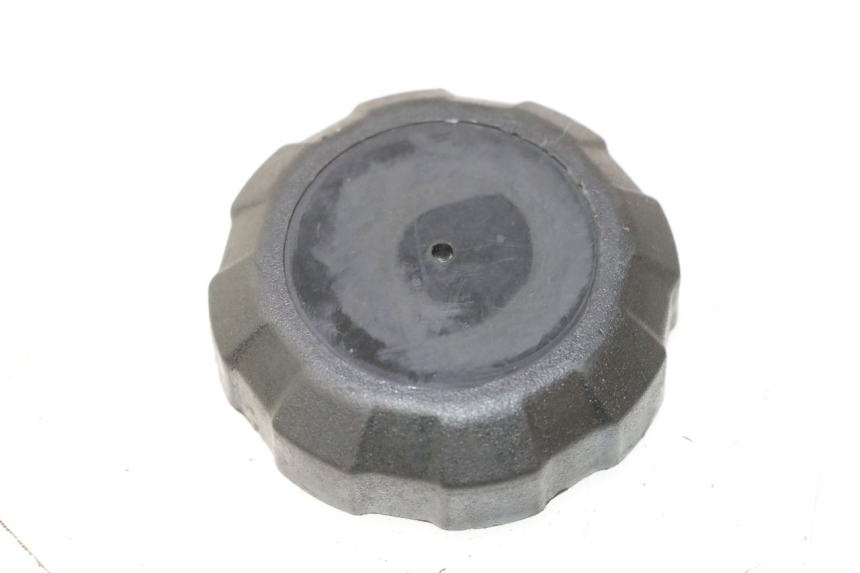 photo de BOUCHON RESERVOIR ESSENCE PEUGEOT SPEEDFIGHT 2 AC 50 (2000 - 2009) - Vue principale