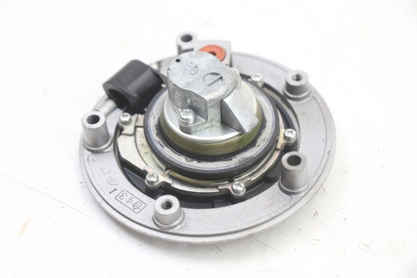 photo de BOUCHON RESERVOIR ESSENCE SUZUKI GSX F GSXF 650 (2007 - 2015) - Vue d’ensemble