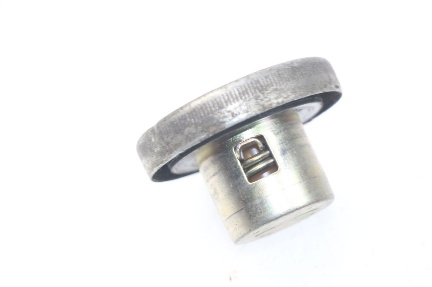 photo de BOUCHON RESERVOIR ESSENCE PEUGEOT SX 80 (1986 - 1995) - Vue principale