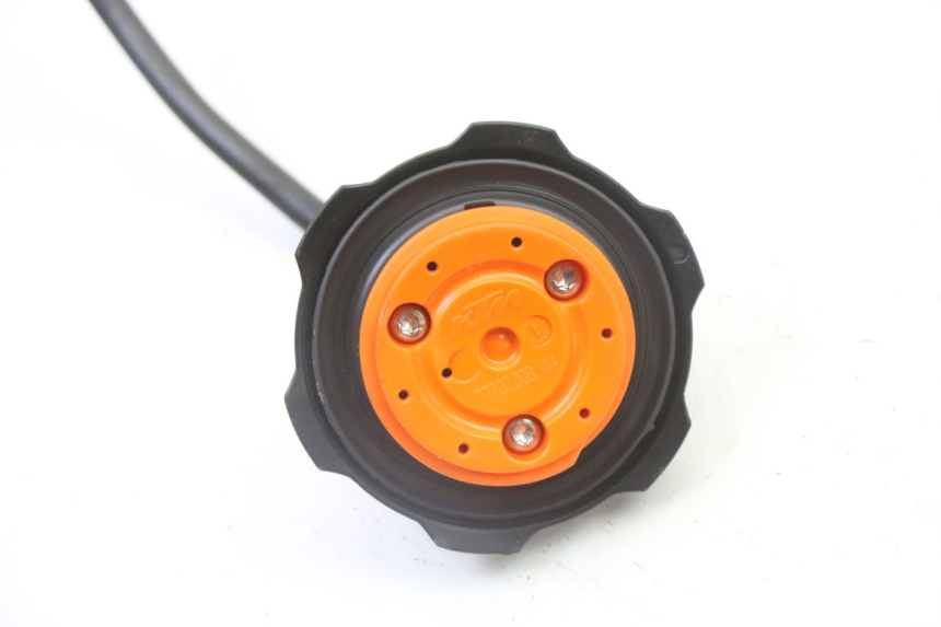 photo de BOUCHON RESERVOIR ESSENCE KTM SX 85 (2013 - 2017) - Gros plan technique