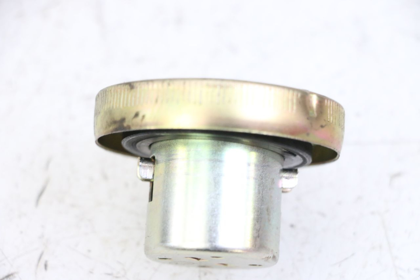 photo de BOUCHON RESERVOIR ESSENCE SYM FIDDLE 3 III 50 (2014 - 2020) - Zoom état d’usage