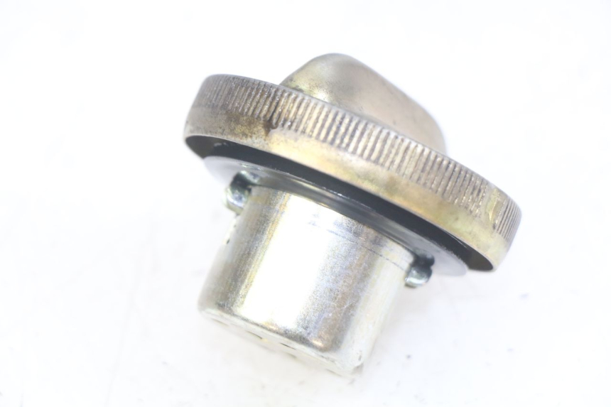 photo de BOUCHON RESERVOIR ESSENCE SYM SYMPHONY 125 (2009 - 2015) - Vue principale