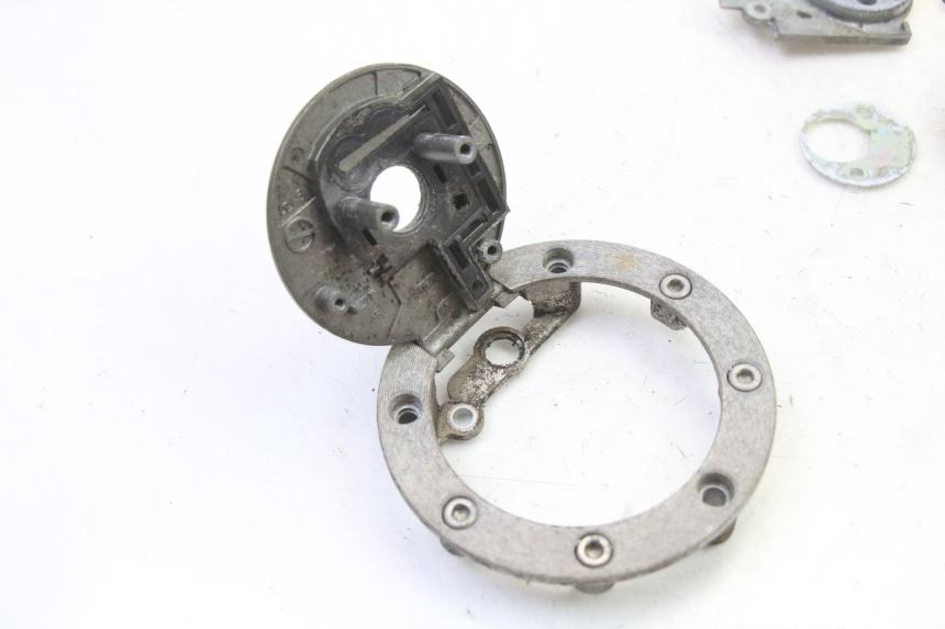 photo de BOUCHON RESERVOIR ESSENCE YAMAHA TDR DELTABOX 125 (1997 - 2003) - Autre angle de vue