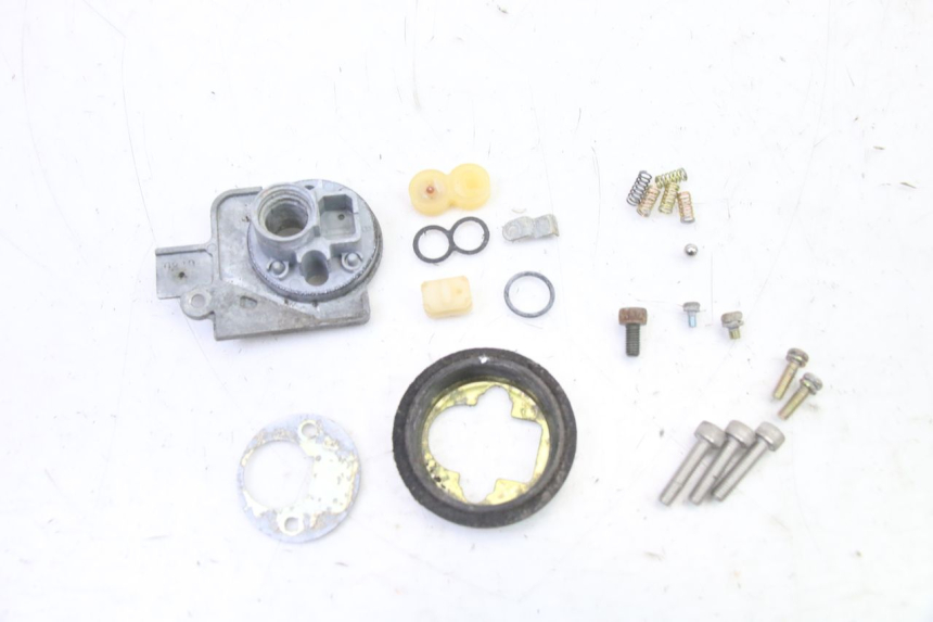 photo de BOUCHON RESERVOIR ESSENCE YAMAHA TDR DELTABOX 125 (1997 - 2003) - Vue d’ensemble