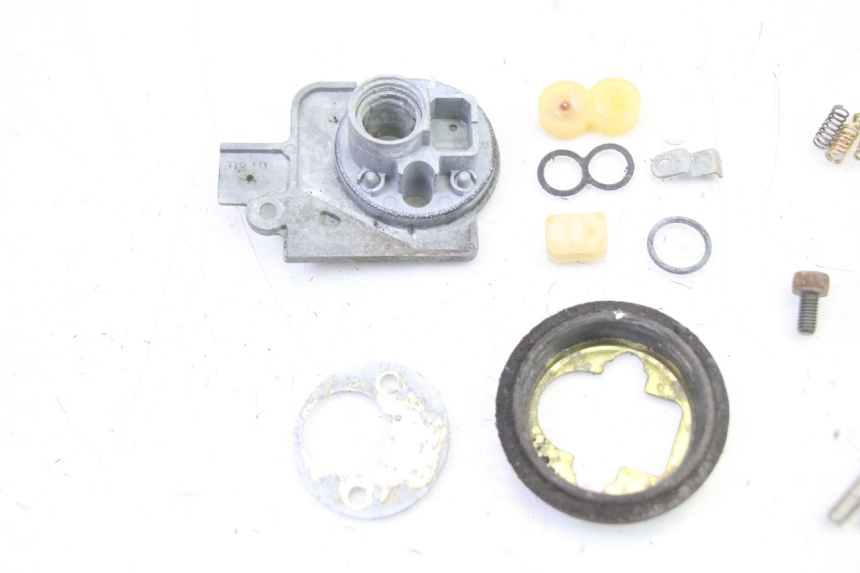 photo de BOUCHON RESERVOIR ESSENCE YAMAHA TDR DELTABOX 125 (1997 - 2003) - Points de fixation