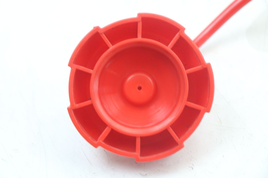 photo de BOUCHON RESERVOIR ESSENCE NITRO MOTORS THUNDER 125 - Gros plan technique