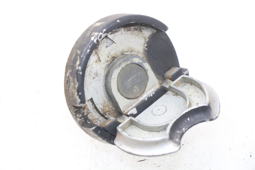 photo de BOUCHON RESERVOIR ESSENCE BAOTIAN TRAVEL SPIRIT 50 (2010 - 2012) - Détail de la pièce