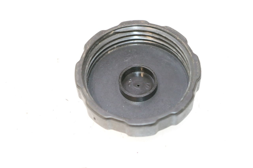 photo de BOUCHON RESERVOIR ESSENCE PEUGEOT TREKKER 50 (1995 - 2004) - Détail de la pièce
