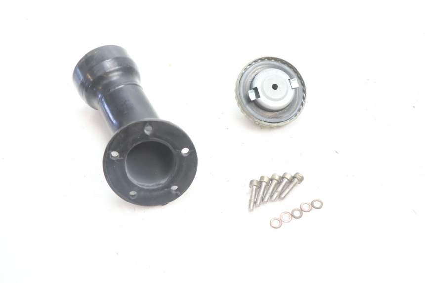 photo de BOUCHON RESERVOIR ESSENCE BOOM TRIKE FUN 500 (2004 - 2010) - Points de fixation