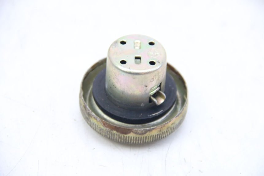 photo de BOUCHON RESERVOIR ESSENCE PEUGEOT TWEET 4T 50 (2010 - 2014) - Détail de la pièce