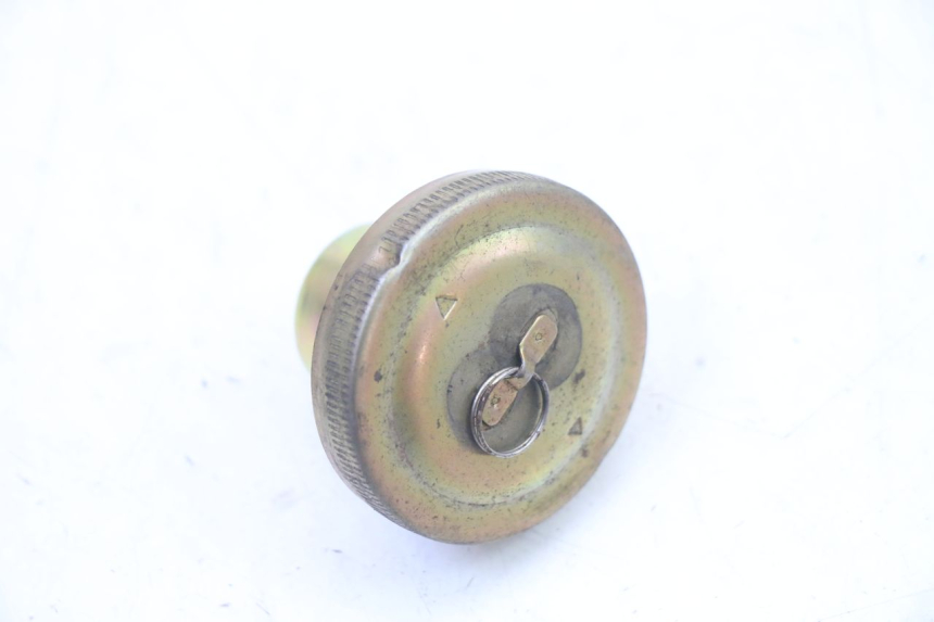 photo de BOUCHON RESERVOIR ESSENCE PEUGEOT TWEET 4T 50 (2014 - 2019) - Zoom état d’usage