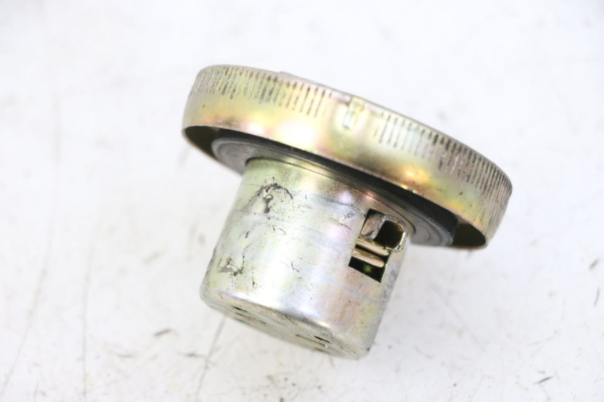 photo de BOUCHON RESERVOIR ESSENCE PEUGEOT TWEET 4T 50 (2018 - 2022) - Vue principale