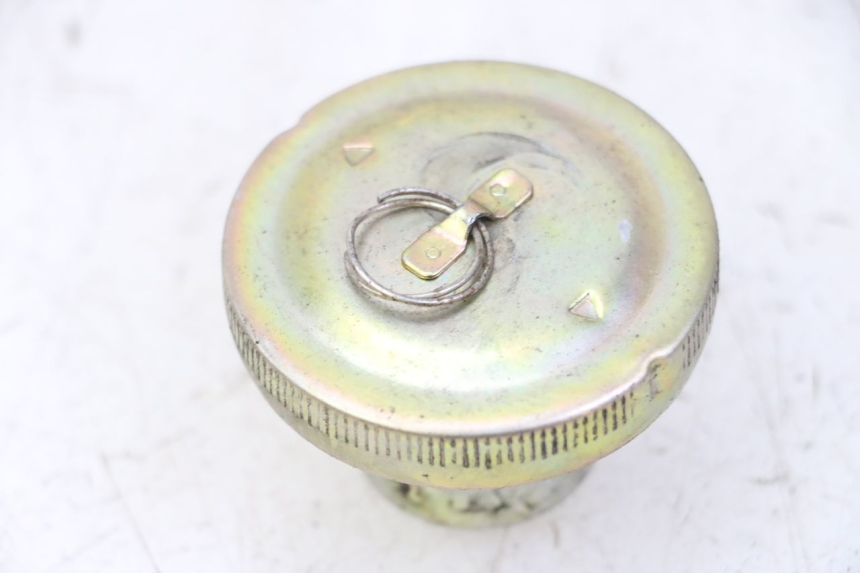 photo de BOUCHON RESERVOIR ESSENCE PEUGEOT TWEET 4T 50 (2018 - 2022) - Zoom état d’usage