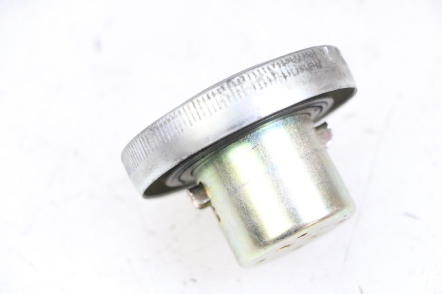 photo de BOUCHON RESERVOIR ESSENCE PEUGEOT TWEET PRO EFI 4T 50 (2021 - 2022) - Zoom état d’usage