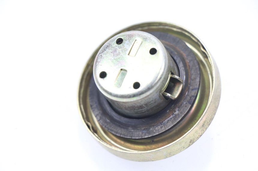 photo de BOUCHON RESERVOIR ESSENCE REVATTO URBA GT 125 (2007 - 2017) - Détail de la pièce