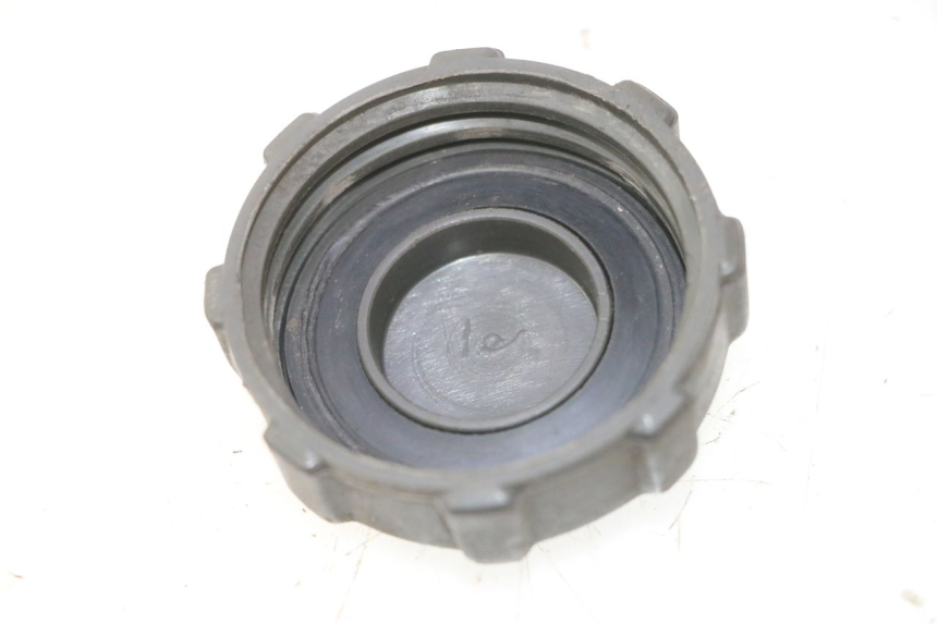 photo de BOUCHON RESERVOIR ESSENCE PIAGGIO VESPA LX 2T 50 (2005 - 2013) - Détail de la pièce
