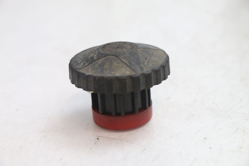 photo de BOUCHON RESERVOIR ESSENCE PIAGGIO VESPA PK FL 2T 50 (1990 - 1996) - Vue principale