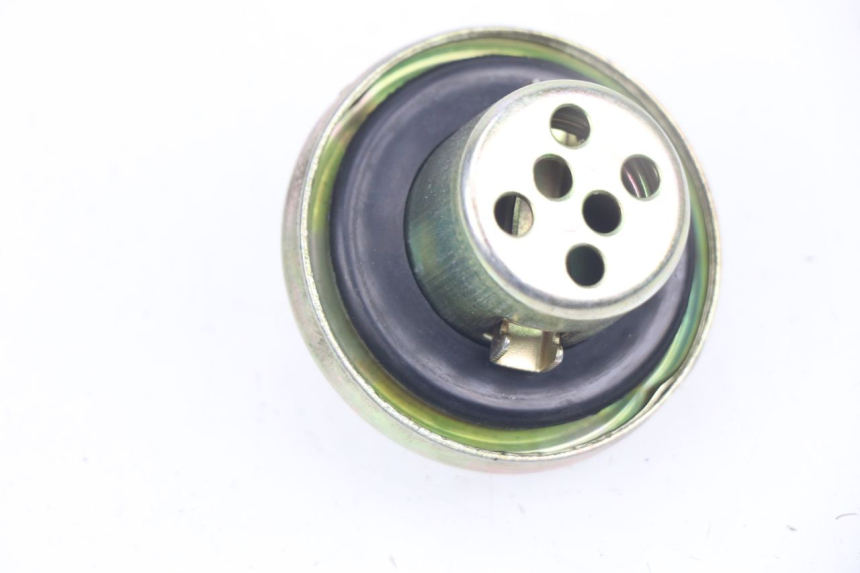 photo de BOUCHON RESERVOIR ESSENCE JM MOTORS VIPER 4T 50 (2015 - 2022) - Zoom état d’usage