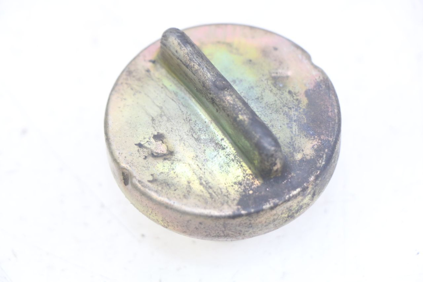 photo de BOUCHON RESERVOIR ESSENCE KYMCO VITALITY 2T 50 (2004 - 2010) - Zoom état d’usage