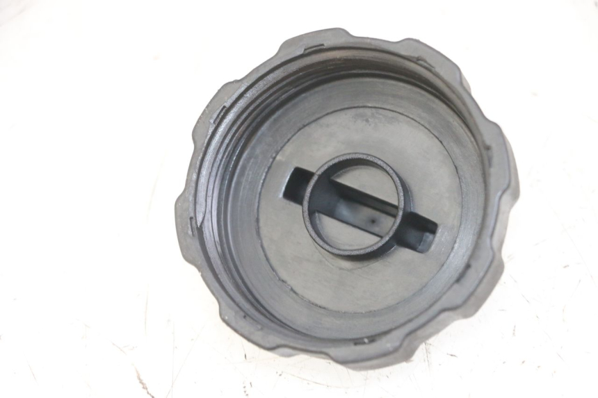 photo de BOUCHON RESERVOIR ESSENCE PEUGEOT VIVACITY NEW 4T 50 (2008 - 2017) - Détail de la pièce