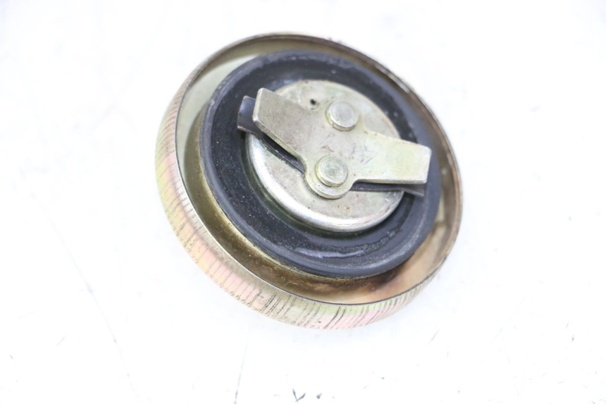 photo de BOUCHON RESERVOIR ESSENCE MBK WAAP 125 (2008 - 2013) - Zoom état d’usage