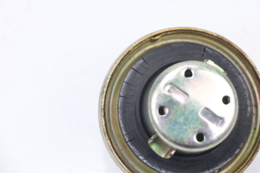 photo de BOUCHON RESERVOIR ESSENCE BHM WACO 4T 50 (2008 - 2015) - Détail de la pièce