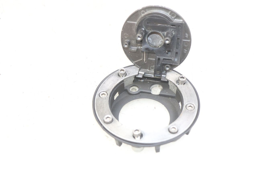 photo de BOUCHON RESERVOIR ESSENCE SYM WOLF SB 125 (2011 - 2018) - Zoom état d’usage