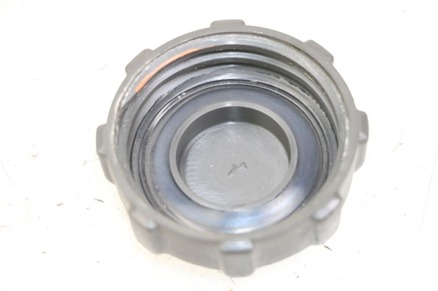 photo de BOUCHON RESERVOIR ESSENCE PIAGGIO XEVO - X EVO 125 (2007 - 2017) - Détail de la pièce