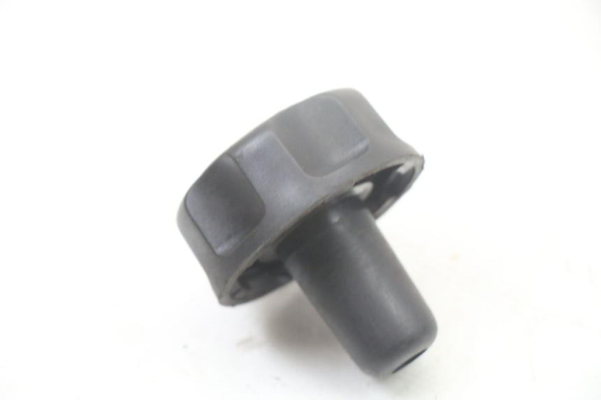 photo de BOUCHON RESERVOIR ESSENCE YAMAHA BW'S NG NEXT GENERATION 50 (1996 - 2003) - Vue principale