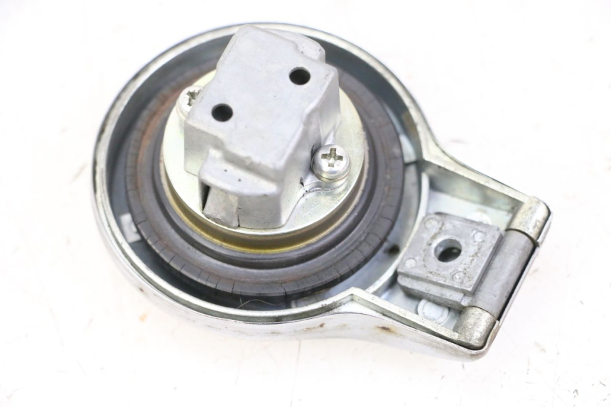 photo de BOUCHON RESERVOIR ESSENCE YAMAHA SR 125 (1982 - 2003) - Vue d’ensemble