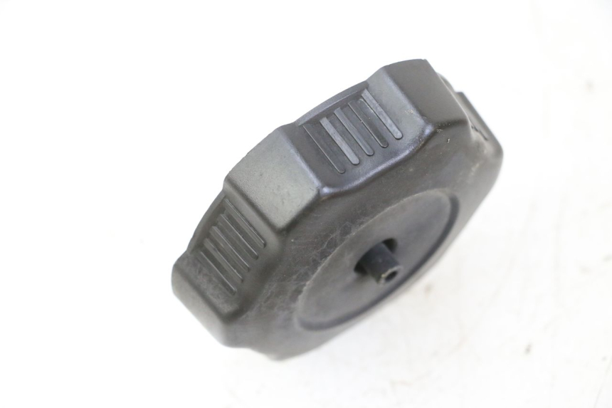 photo de BOUCHON RESERVOIR ESSENCE YAMAHA YFM R RAPTOR 250 (2008 - 2014) - Détail de la pièce