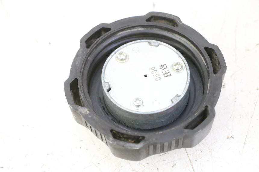 photo de BOUCHON RESERVOIR ESSENCE YAMAHA YFM R RAPTOR 250 (2008 - 2014) - Zoom état d’usage