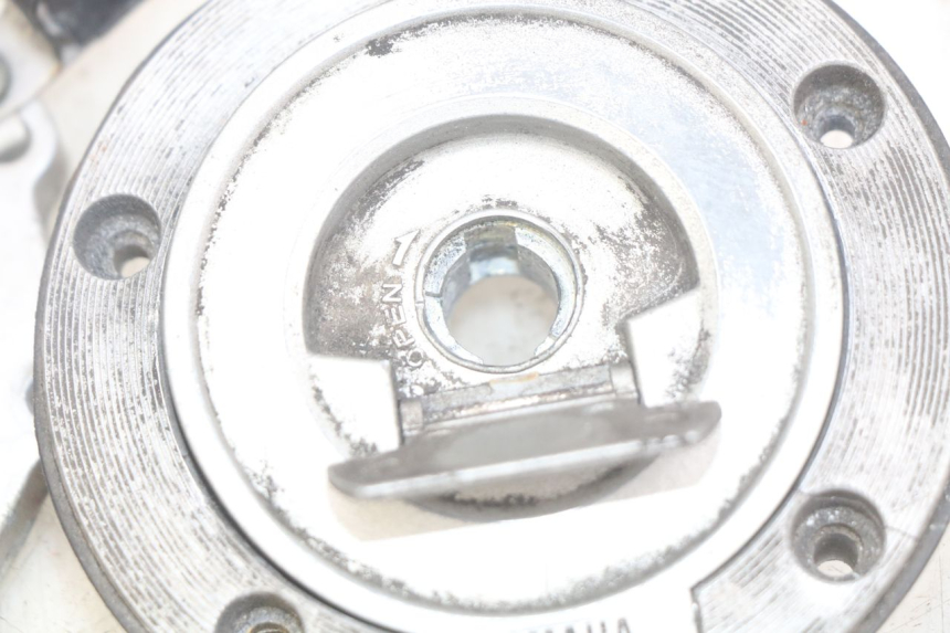 photo de BOUCHON RESERVOIR ESSENCE YAMAHA YZF R1 1000 (2007 - 2008) - État de surface